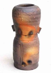 1- Vase. Hauteur 20 cm. Cuit  1260  dans l'avant du four, refroidissement au charbon bois. N 338. Photo Jean-Marie Jacquet, La Borne.