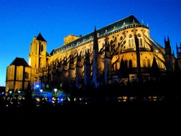 Les "Nuits lumire" de Bourges. Le chevet de la Cathdrale Saint tienne.